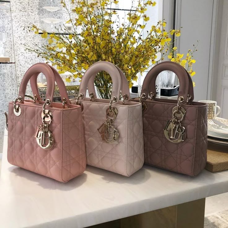 Top Online Stores for Second-Hand Designer Australia-Wide