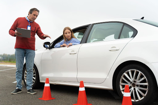 Top Mistakes to Avoid When Choosing a Driving School