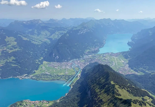 The Ultimate Alpine Dining Experience: A Helicopter Tour in Switzerland with a Boutique Restaurant Stopover